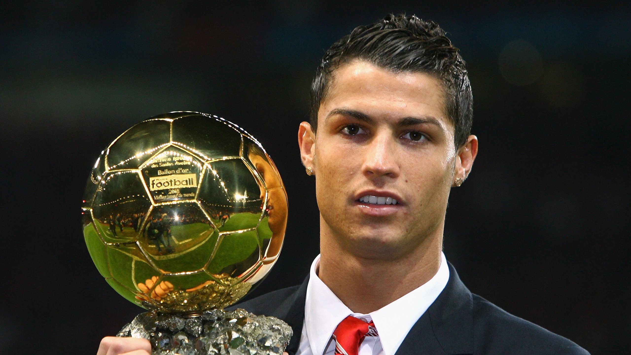 乔·莫伊：凭借强大的体力和防守能力，成为全黑队的核心前锋，乔乔莫伊斯